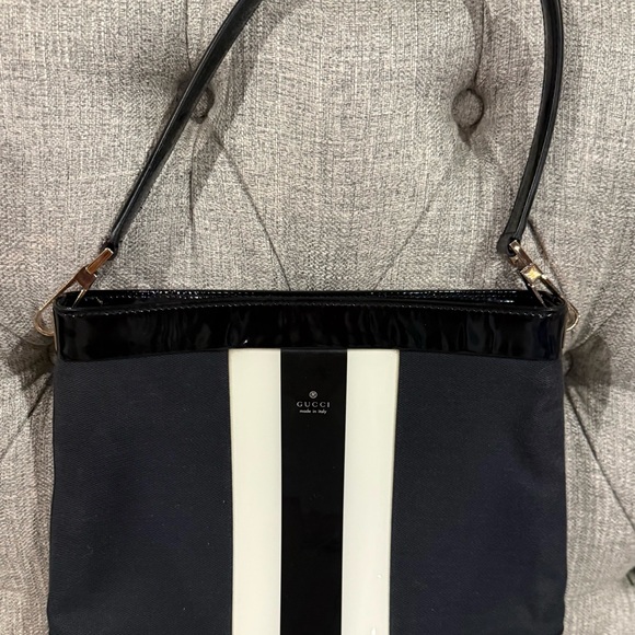 Gucci Handbags - Gucci Black and Cream Shoulder Bag